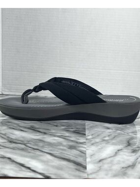 Clark’s Arla Glison cloudsteppers thong flip flop sandal